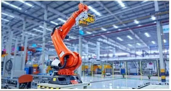 武汉开发区企业竞逐“灯塔工厂”建设，引领智能制造新浪潮